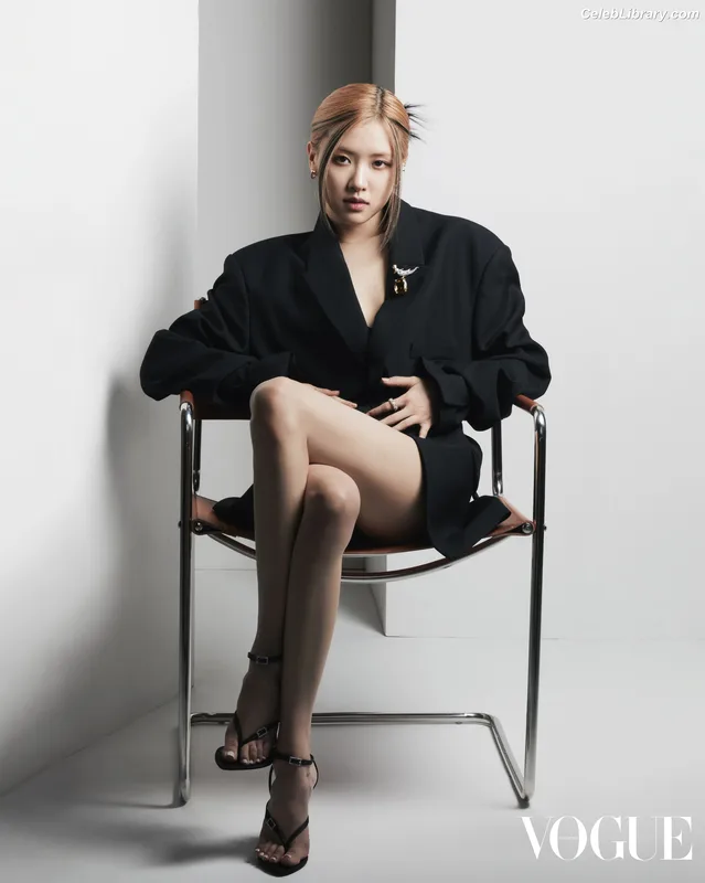 Rosé (BLACKPINK) photo 10 of 4338