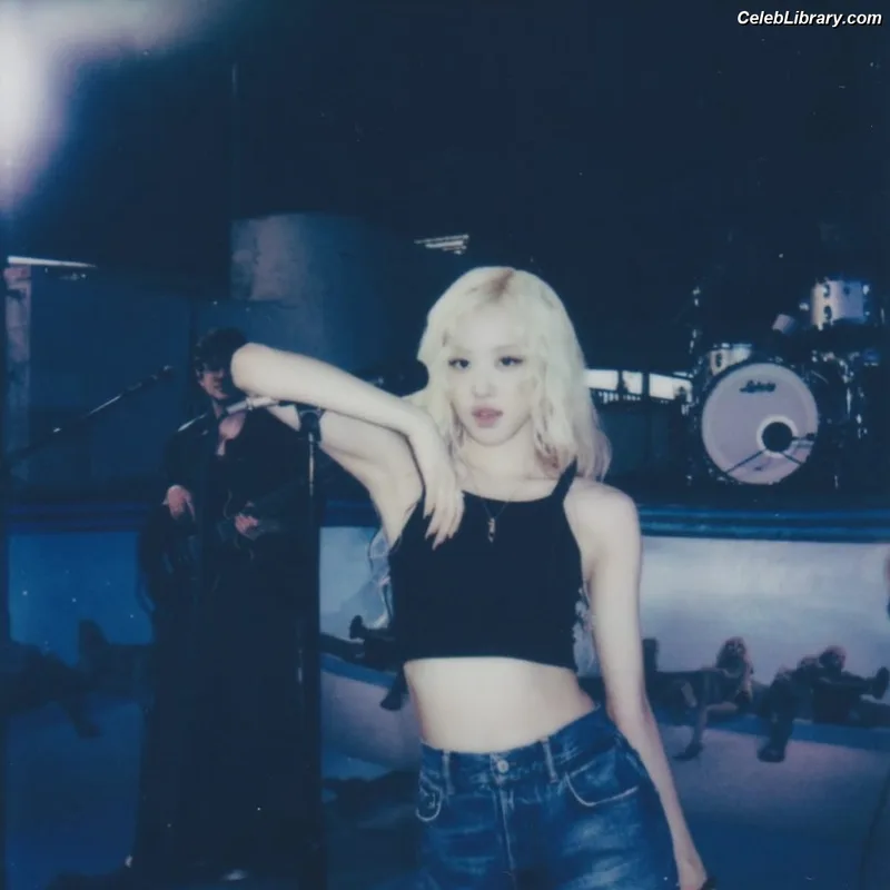 Rosé (BLACKPINK) photo 20 of 4338