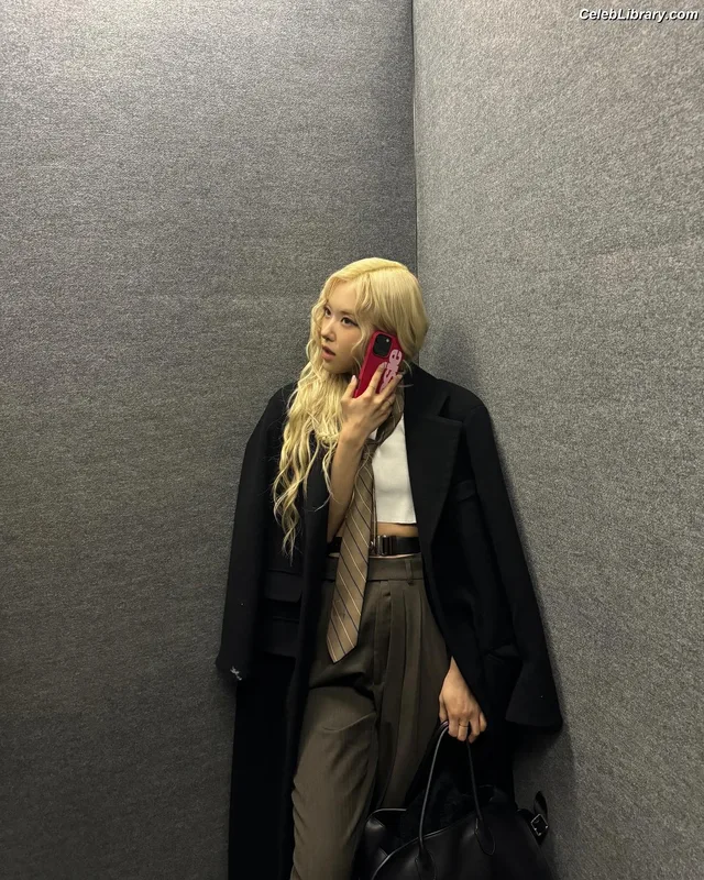Rosé (BLACKPINK) photo 5 of 4338