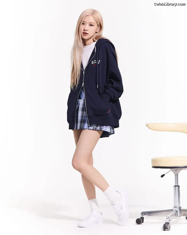 Rosé (BLACKPINK) photo 15 of 4338