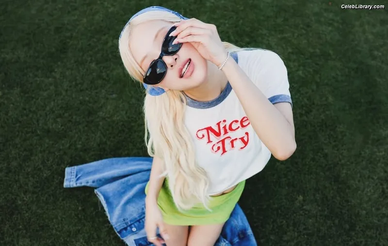 Rosé (BLACKPINK) photo 8 of 4338