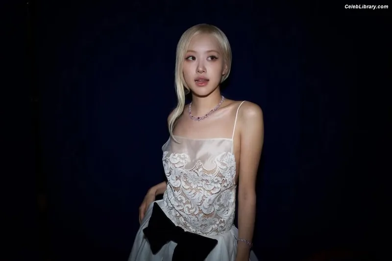 Rosé (BLACKPINK) photo 11 of 4338