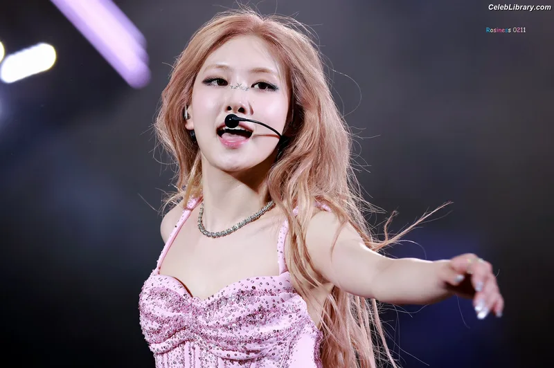 Rosé (BLACKPINK) photo 11 of 4338
