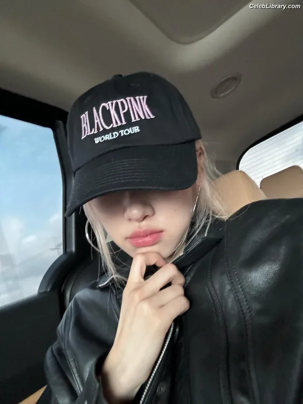 Rosé (BLACKPINK) photo 21 of 4338