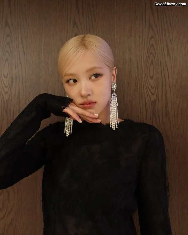 Rosé (BLACKPINK) photo 11 of 4338