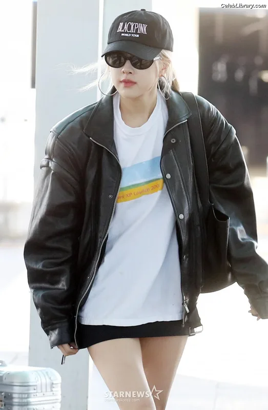 Rosé (BLACKPINK) photo 2 of 4338