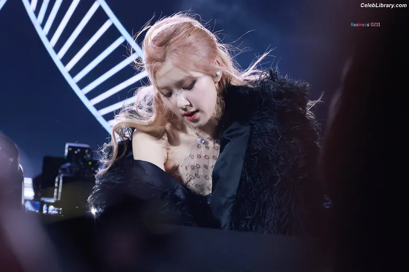 Rosé (BLACKPINK) photo 4 of 4338