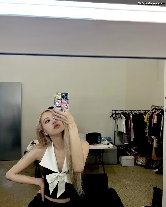 Rosé (BLACKPINK) photo 6 of 4338