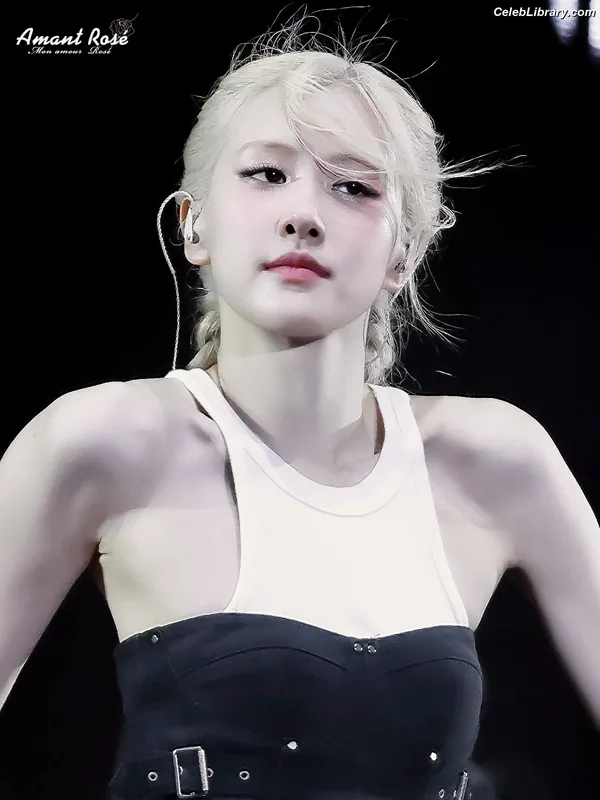 Rosé (BLACKPINK) photo 14 of 4338