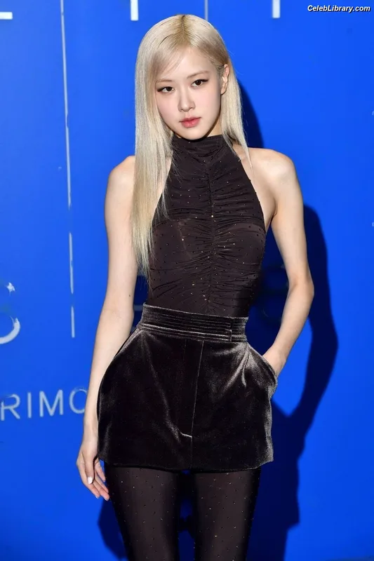 Rosé (BLACKPINK) photo 7 of 4338