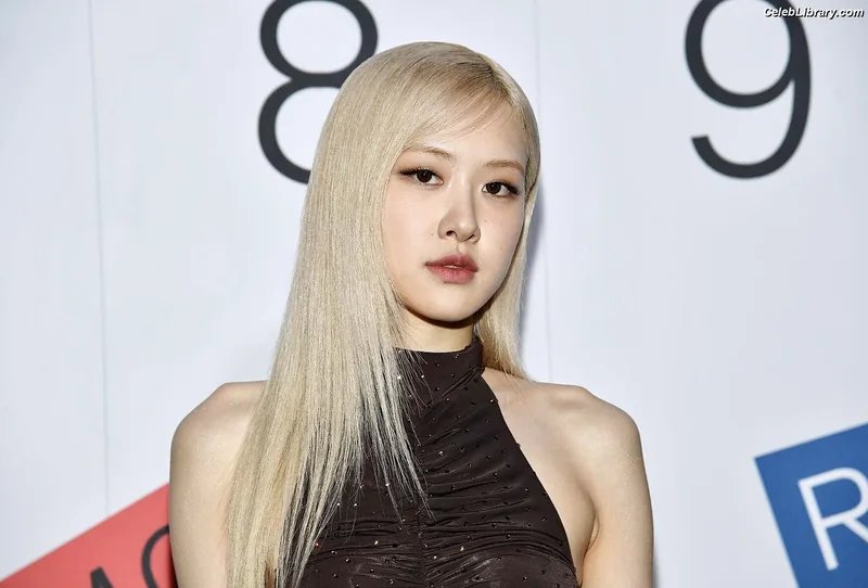 Rosé (BLACKPINK) photo 3 of 4338
