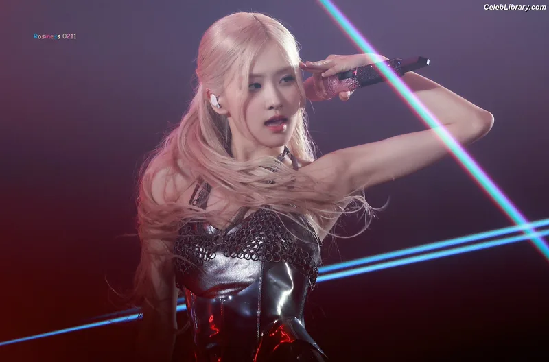 Rosé (BLACKPINK) photo 7 of 4338