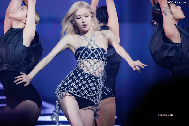 Rosé (BLACKPINK) photo 16 of 4338