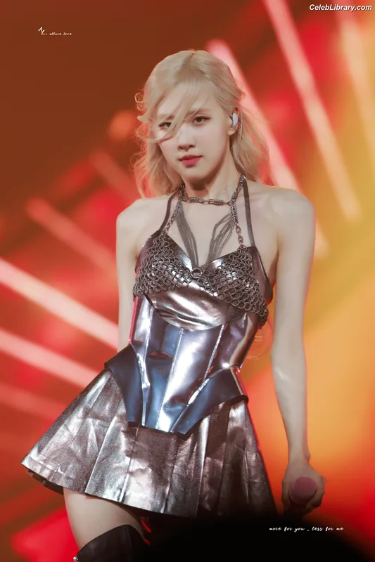 Rosé (BLACKPINK) photo 22 of 4338