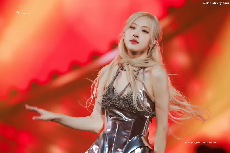 Rosé (BLACKPINK) photo 24 of 4338