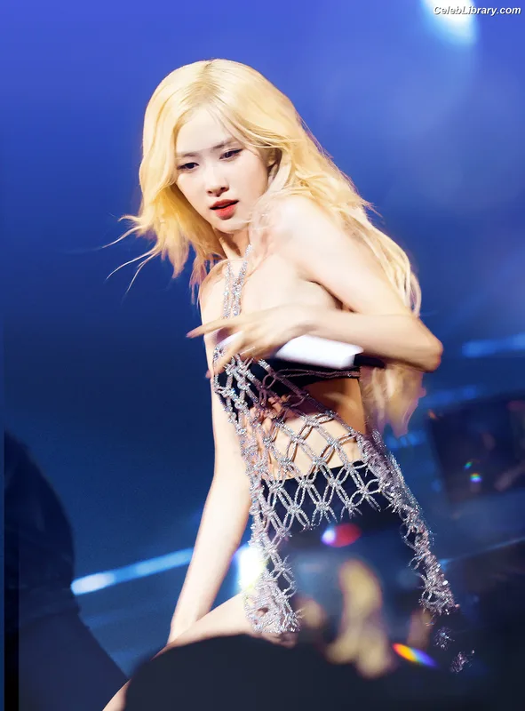 Rosé (BLACKPINK) photo 6 of 4338
