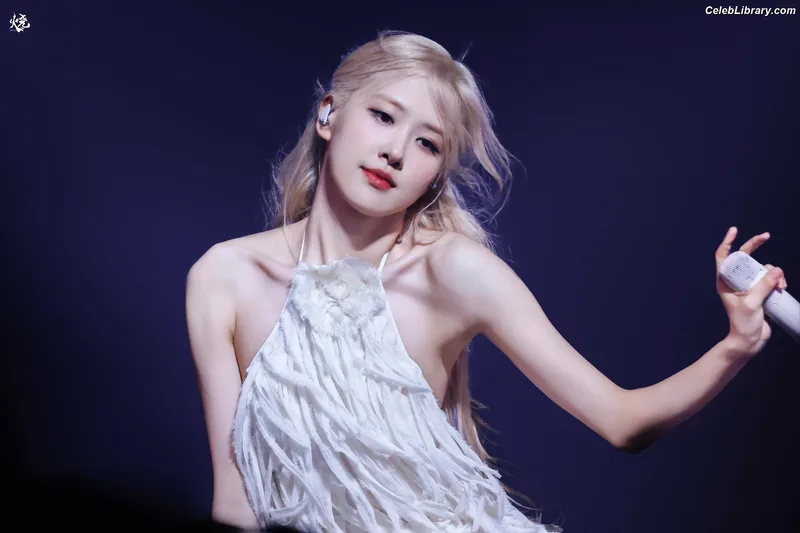 Rosé (BLACKPINK) photo 13 of 4338