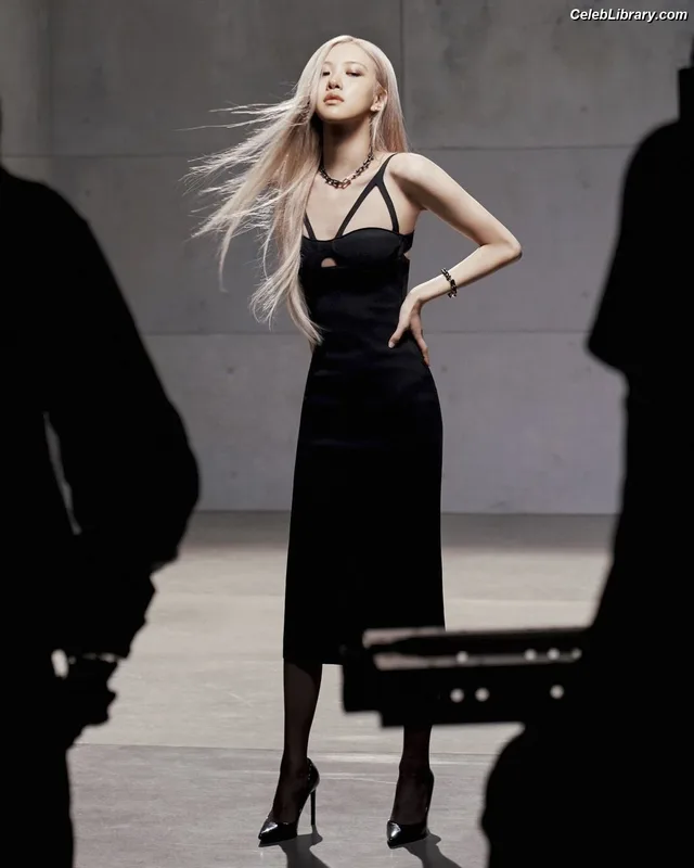 Rosé (BLACKPINK) photo 6 of 4338
