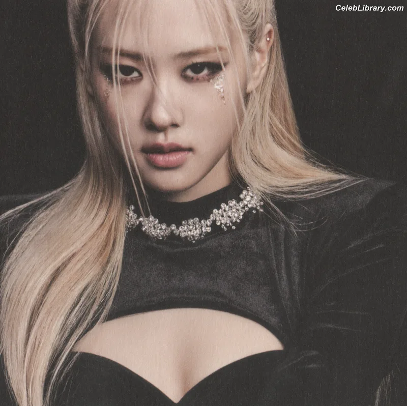 Rosé (BLACKPINK) photo 7 of 4338