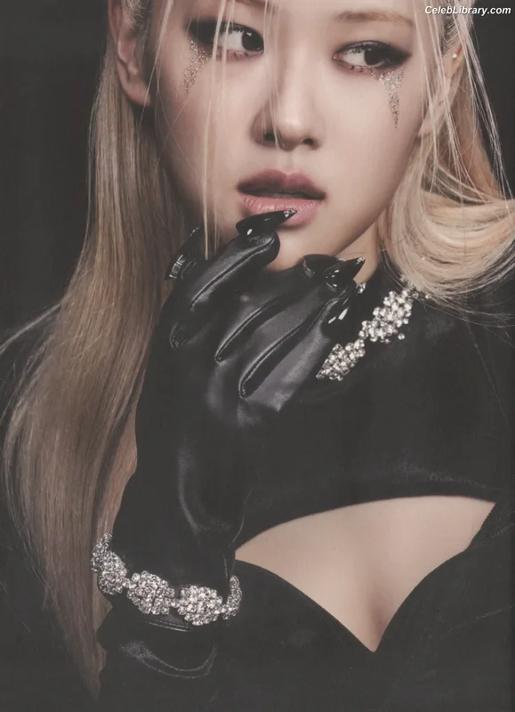 Rosé (BLACKPINK) photo 8 of 4338