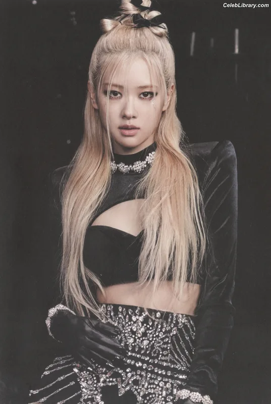 Rosé (BLACKPINK) photo 13 of 4338