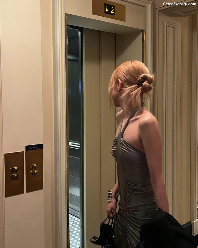 Rosé (BLACKPINK) photo 18 of 4338