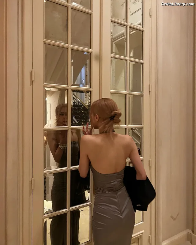 Rosé (BLACKPINK) photo 19 of 4338