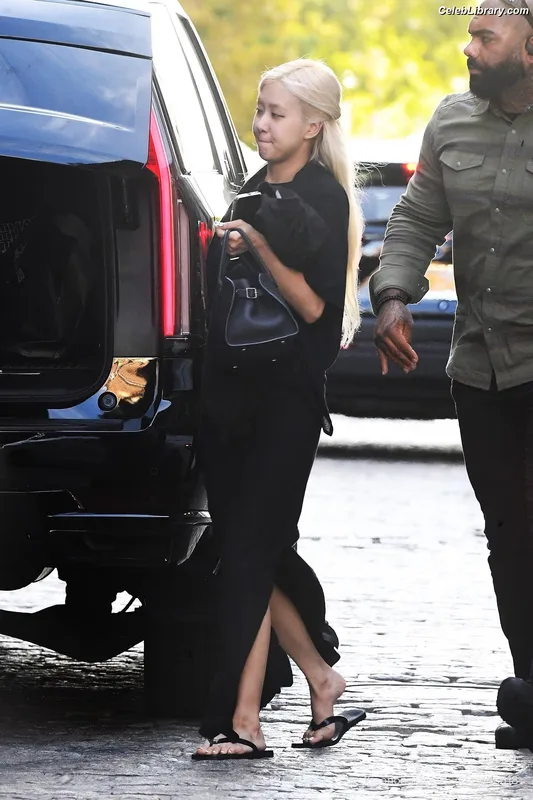 Rosé (BLACKPINK) photo 7 of 4338
