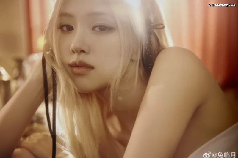 Rosé (BLACKPINK) photo 8 of 4338