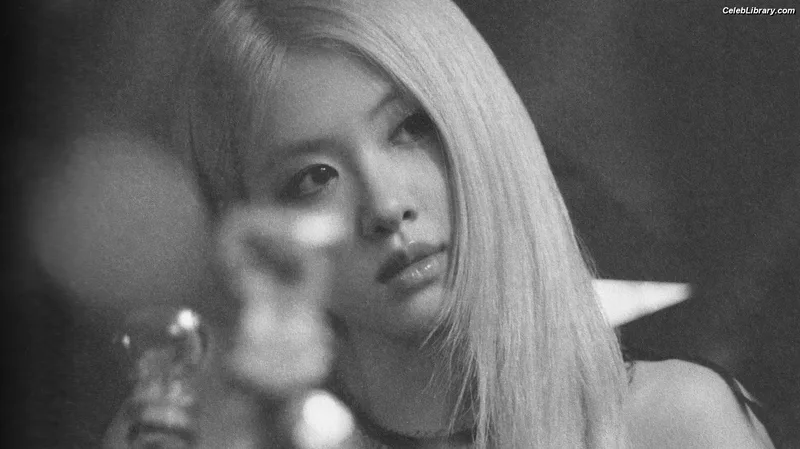 Rosé (BLACKPINK) photo 15 of 4338