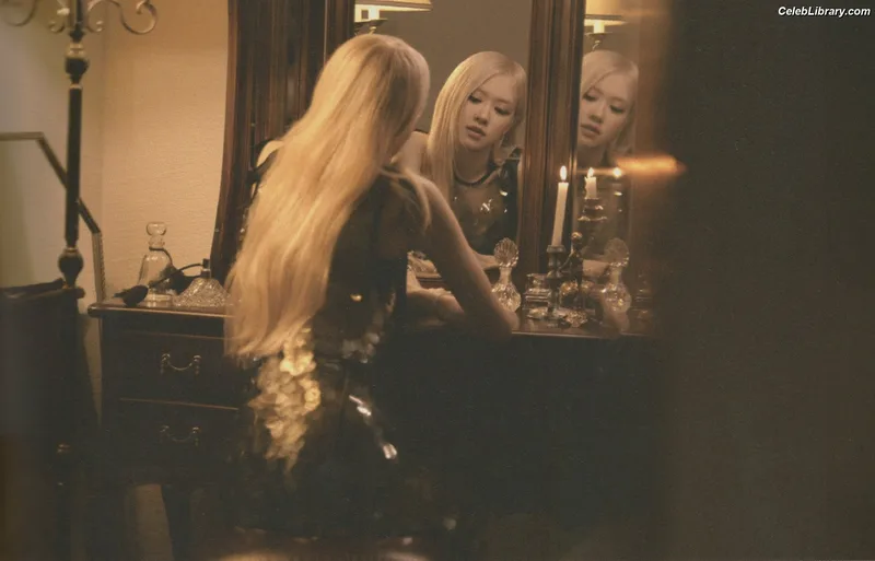 Rosé (BLACKPINK) photo 23 of 4338