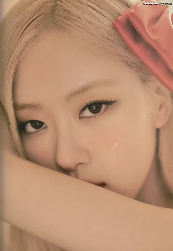 Rosé (BLACKPINK) photo 4 of 4338