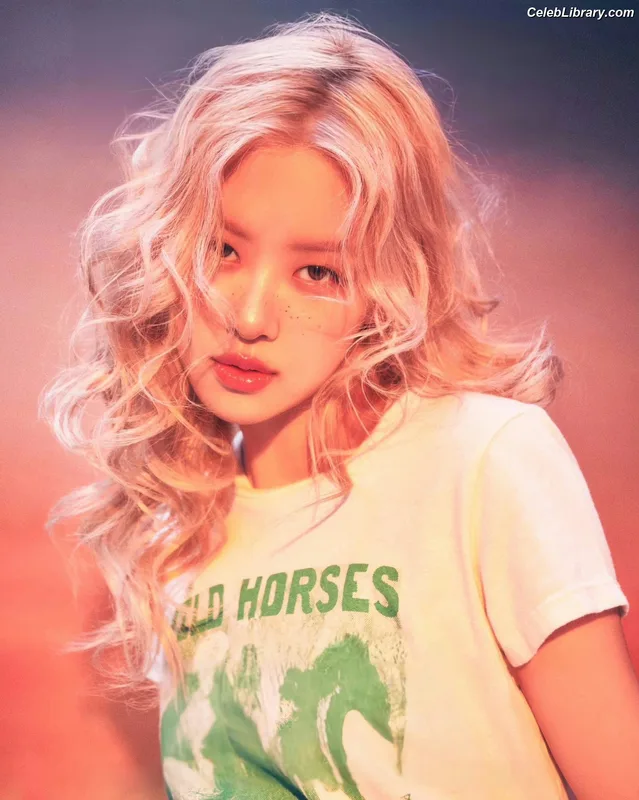 Rosé (BLACKPINK) photo 22 of 4338