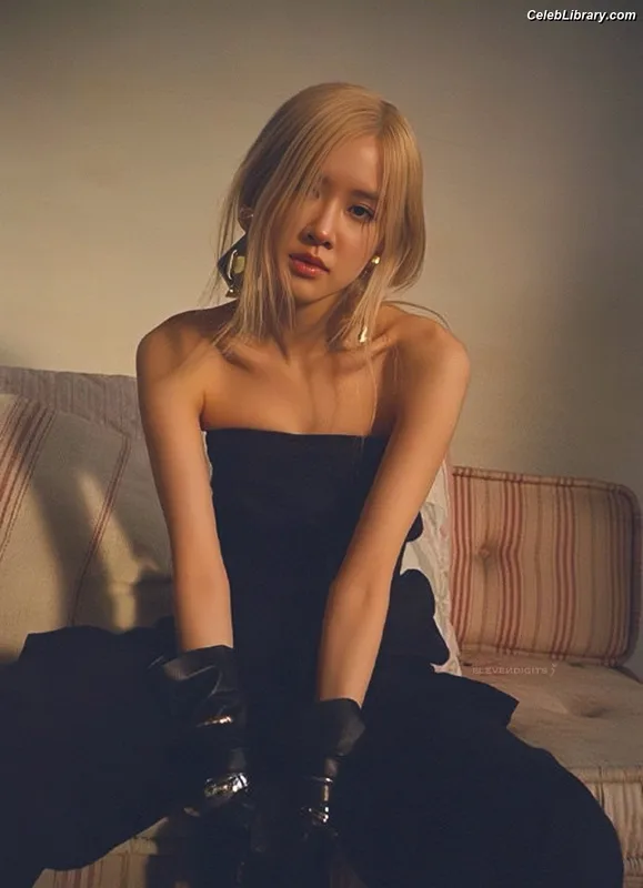 Rosé (BLACKPINK) photo 11 of 4338