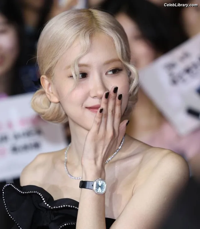 Rosé (BLACKPINK) photo 23 of 4338