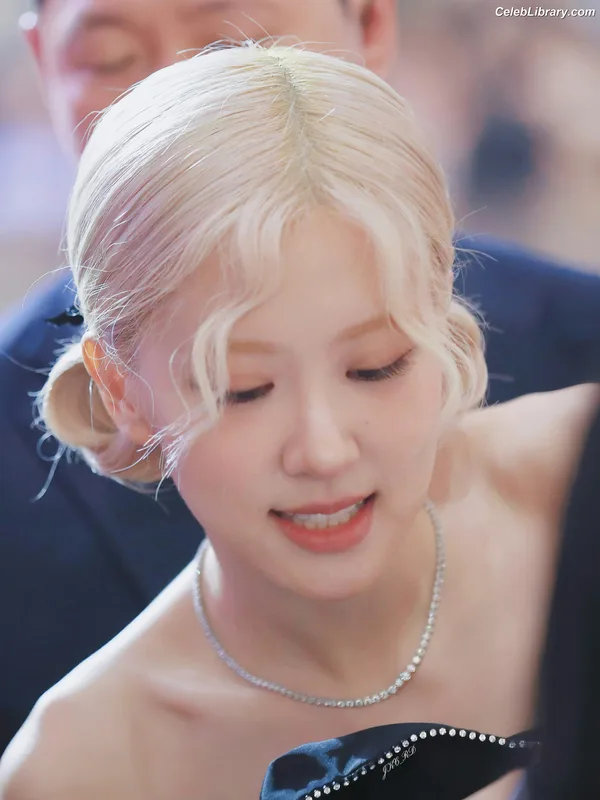 Rosé (BLACKPINK) photo 3 of 4338
