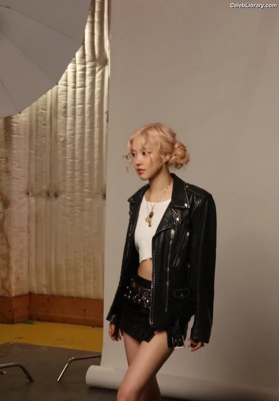 Rosé (BLACKPINK) photo 11 of 4338