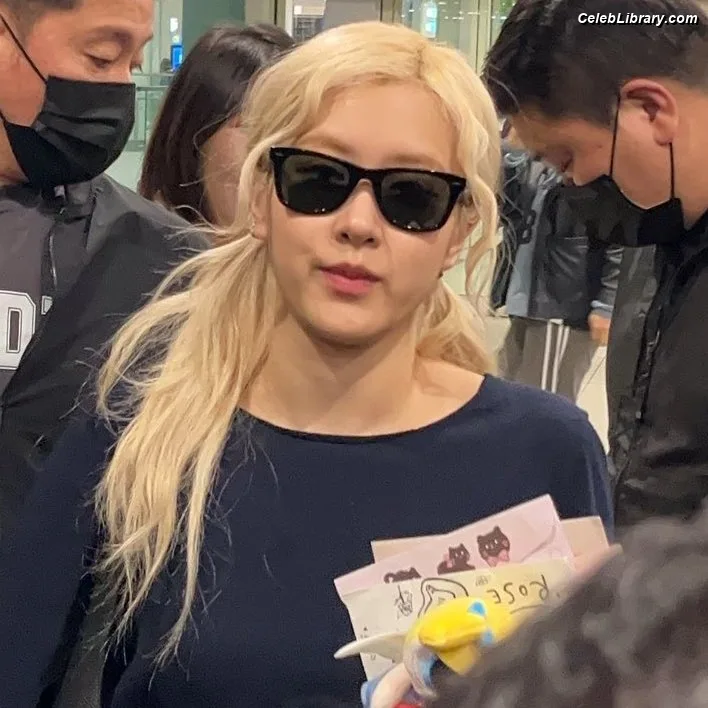 Rosé (BLACKPINK) photo 20 of 4338