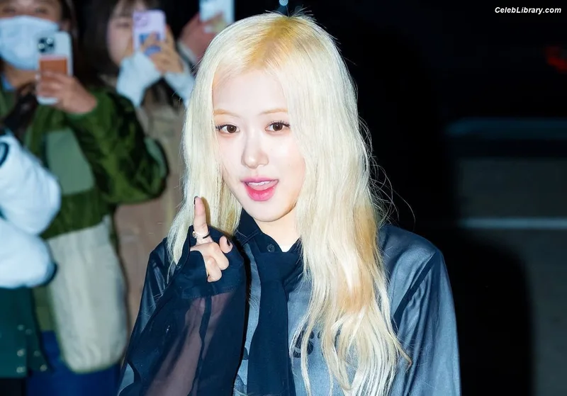 Rosé (BLACKPINK) photo 10 of 4338