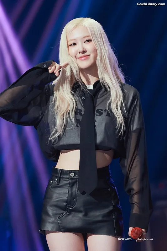 Rosé (BLACKPINK) photo 22 of 4338