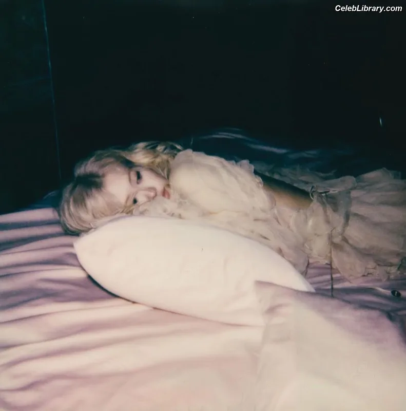 Rosé (BLACKPINK) photo 13 of 4338