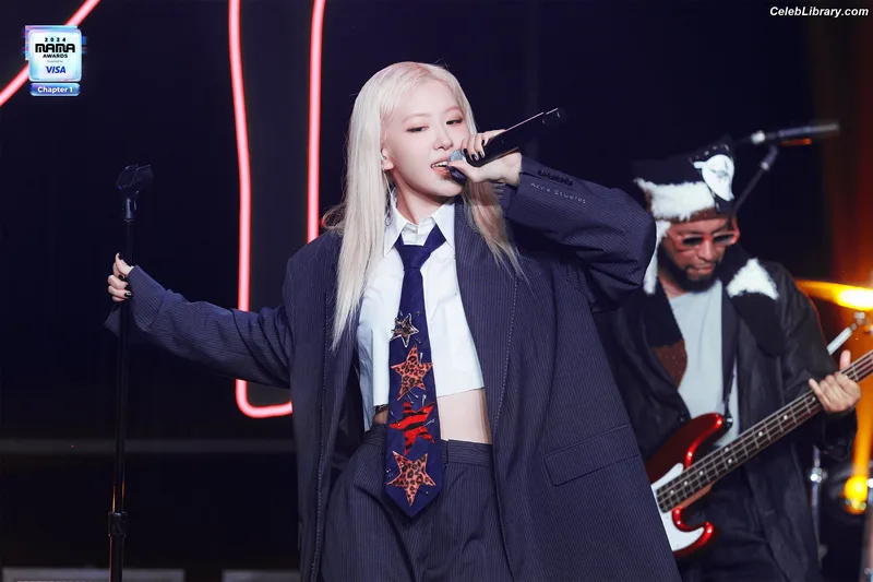 Rosé (BLACKPINK) photo 16 of 4338