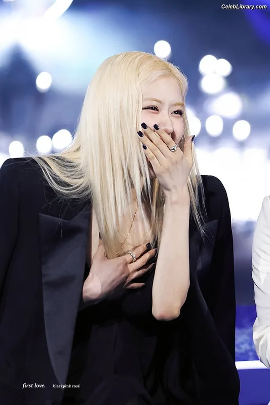 Rosé (BLACKPINK) photo 19 of 4338
