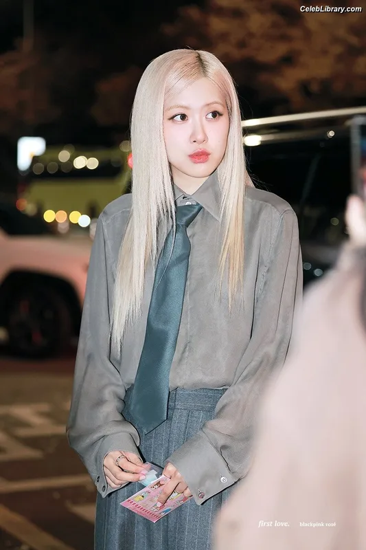 Rosé (BLACKPINK) photo 24 of 4338