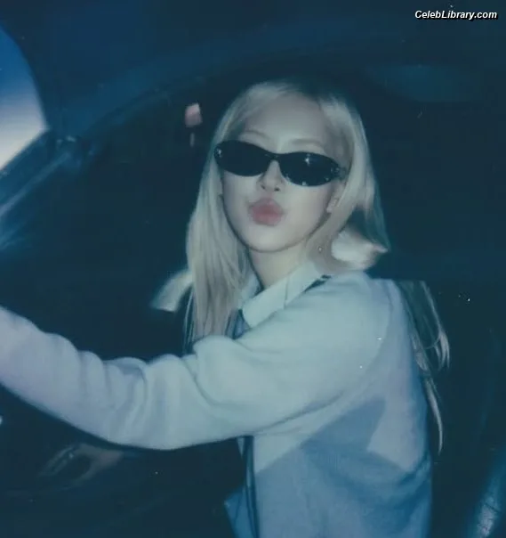 Rosé (BLACKPINK) photo 13 of 4338