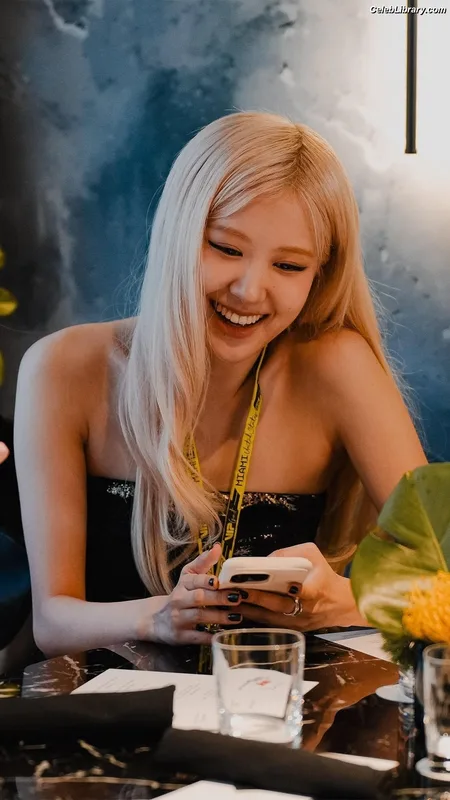 Rosé (BLACKPINK) photo 4 of 4338