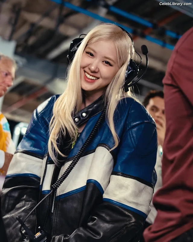 Rosé (BLACKPINK) photo 6 of 4338
