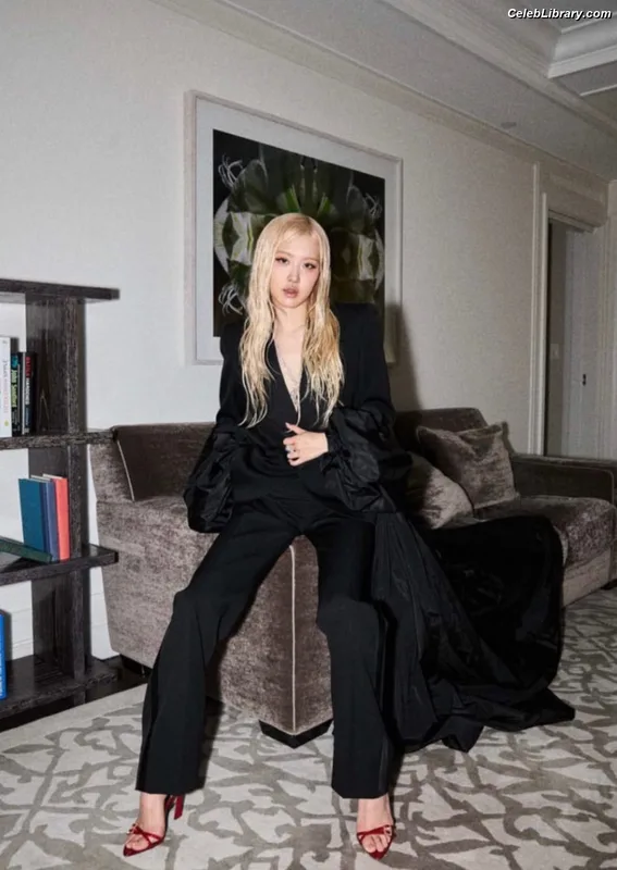 Rosé (BLACKPINK) photo 8 of 4338