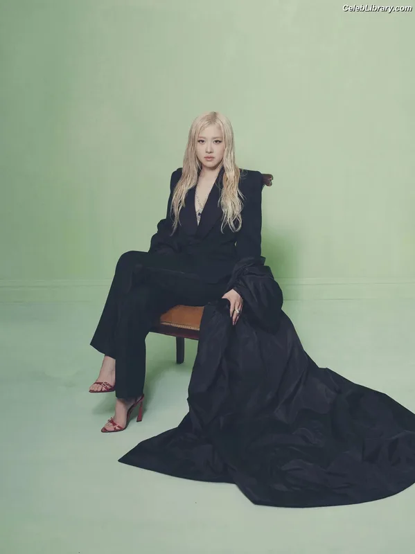 Rosé (BLACKPINK) photo 10 of 4338