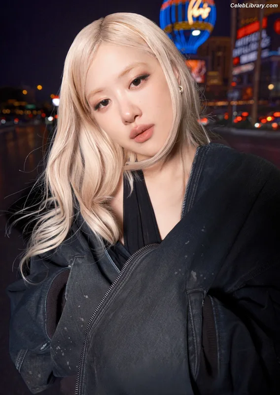 Rosé (BLACKPINK) photo 5 of 4338